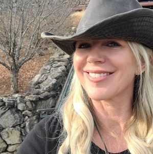 Meet your Posher, Valerie